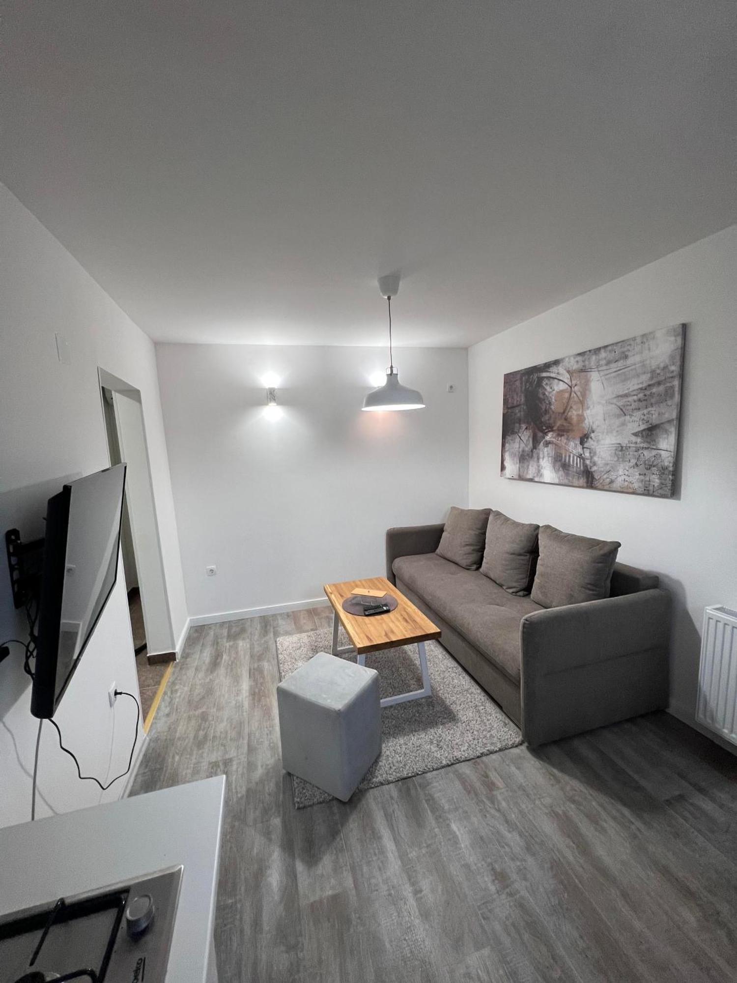 Guest House Lila Sombor Exterior foto
